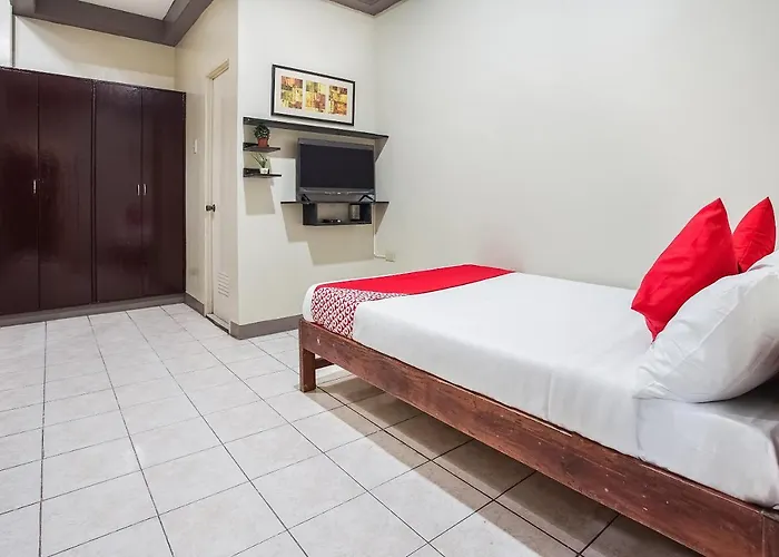 Oyo 500 Vista 309 Katipunan Hotel
